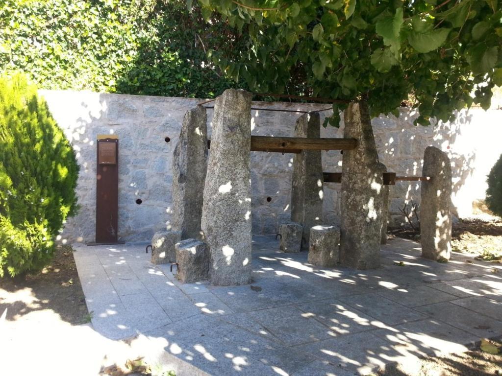 Camping de Cervera de Buitrago Exterior foto
