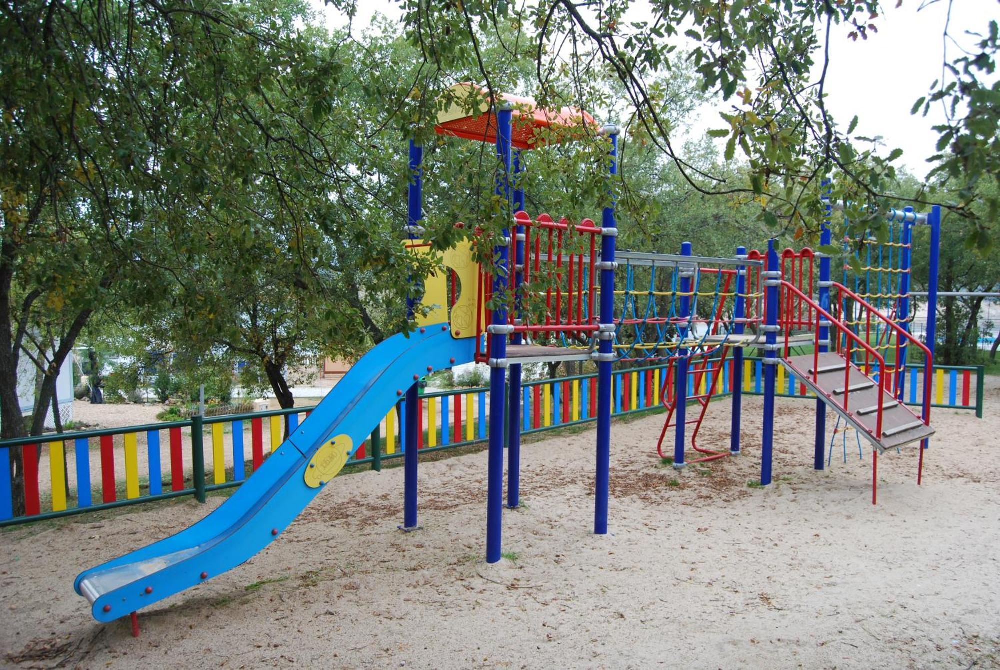 Camping de Cervera de Buitrago Exterior foto