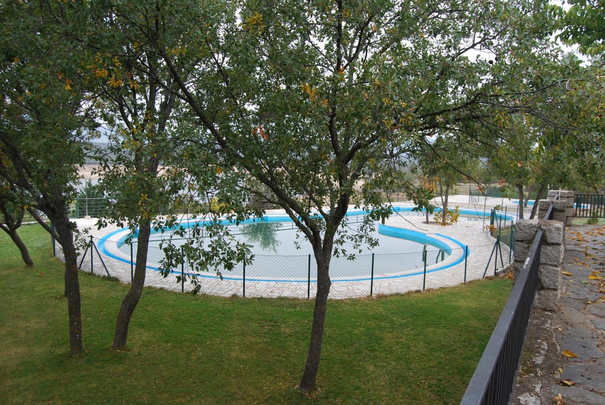 Camping de Cervera de Buitrago Exterior foto